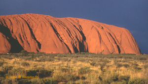 <strong>Lire la suite</strong><br>Uluru Uluru