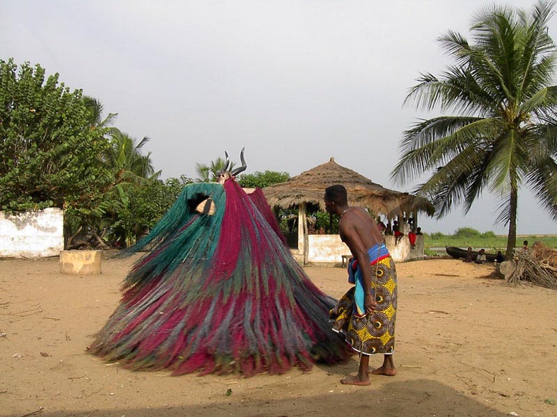 Benin Masque de gendarmes