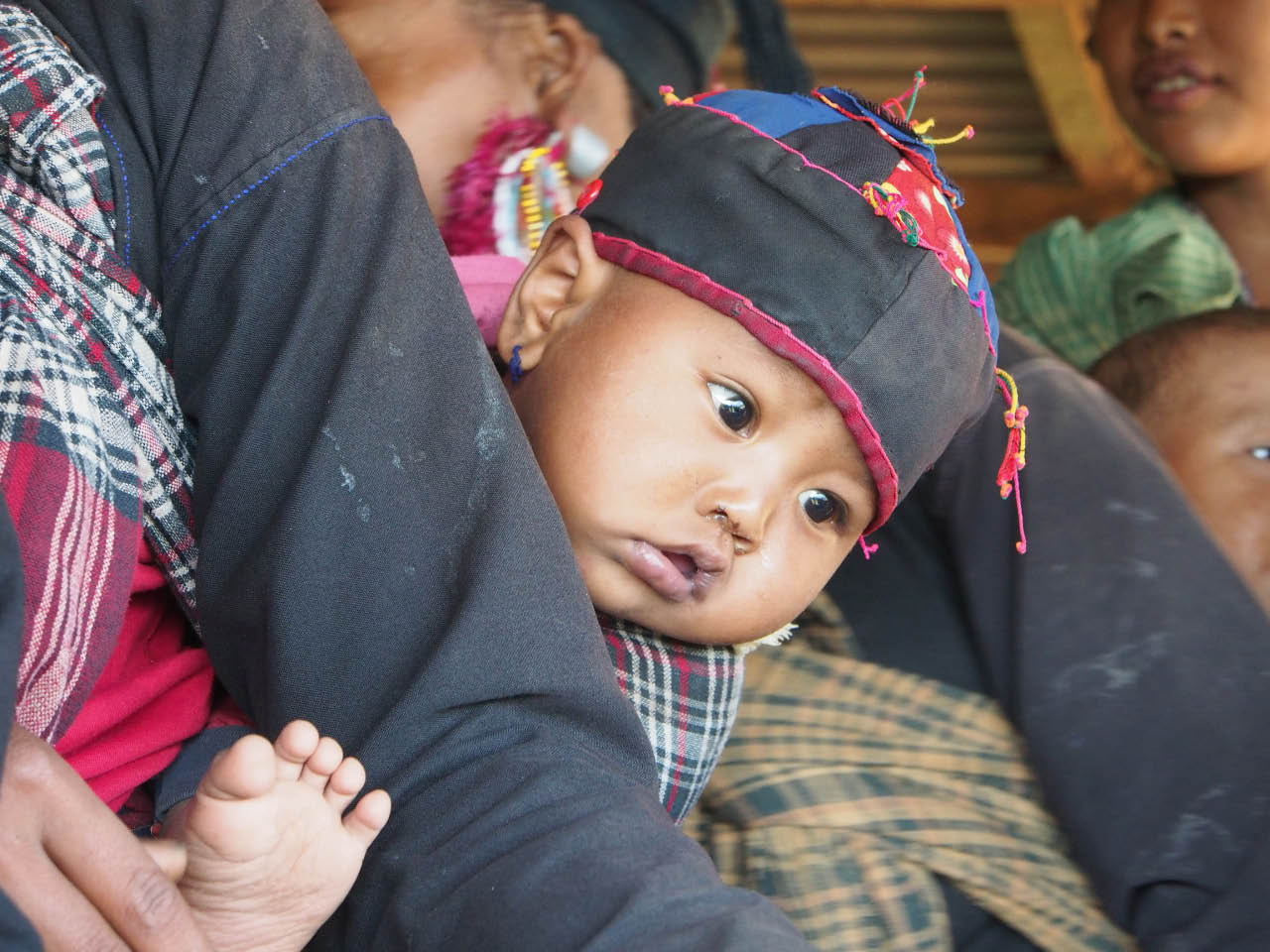 Bebe chez les Akha