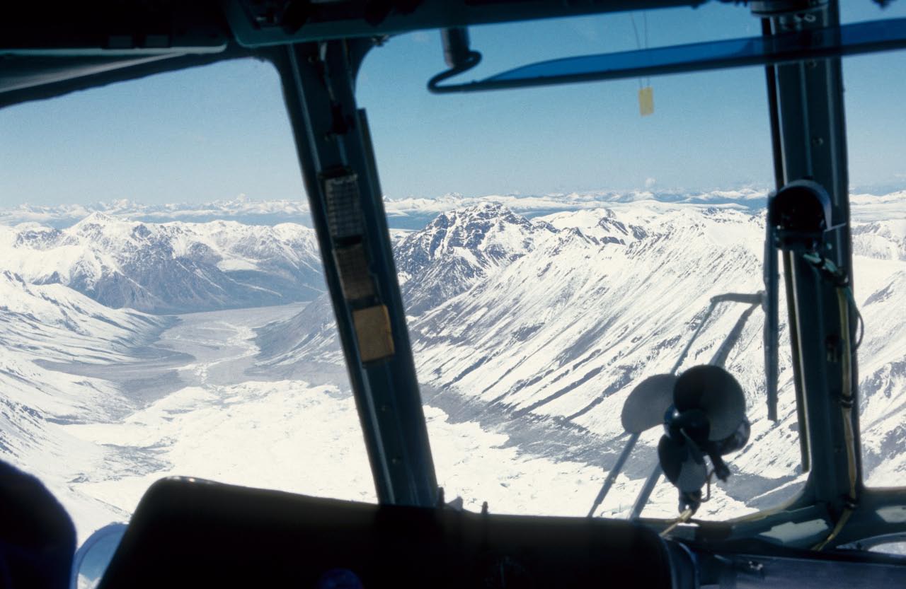 Glaciers gigantesques des montagnes célestes