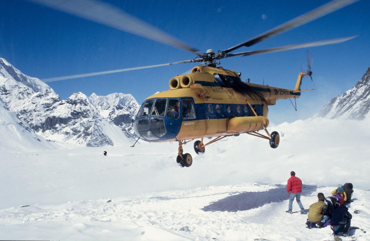 en hélicoptère dans les monts TienChan