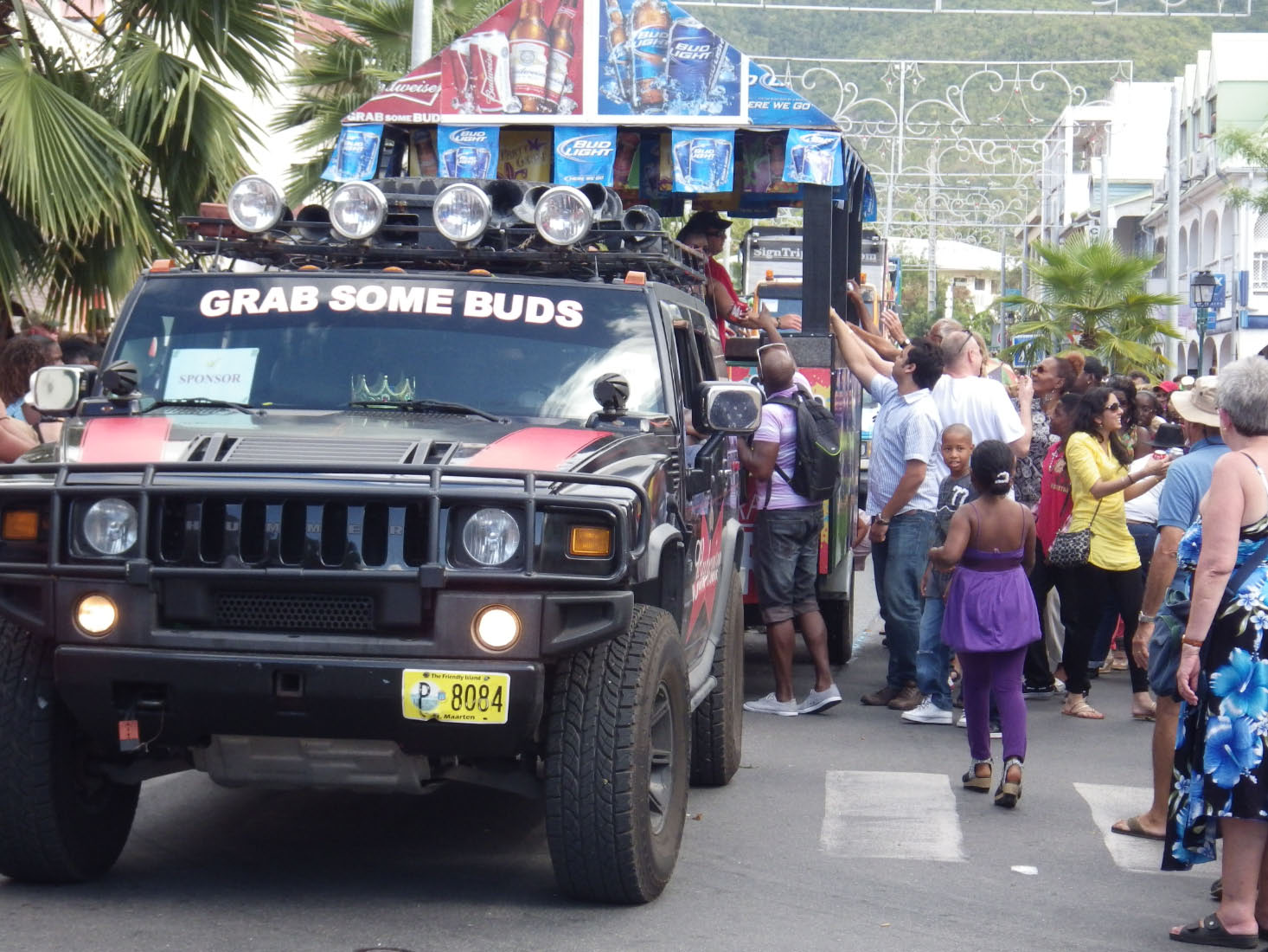 carnaval et grosses voitures