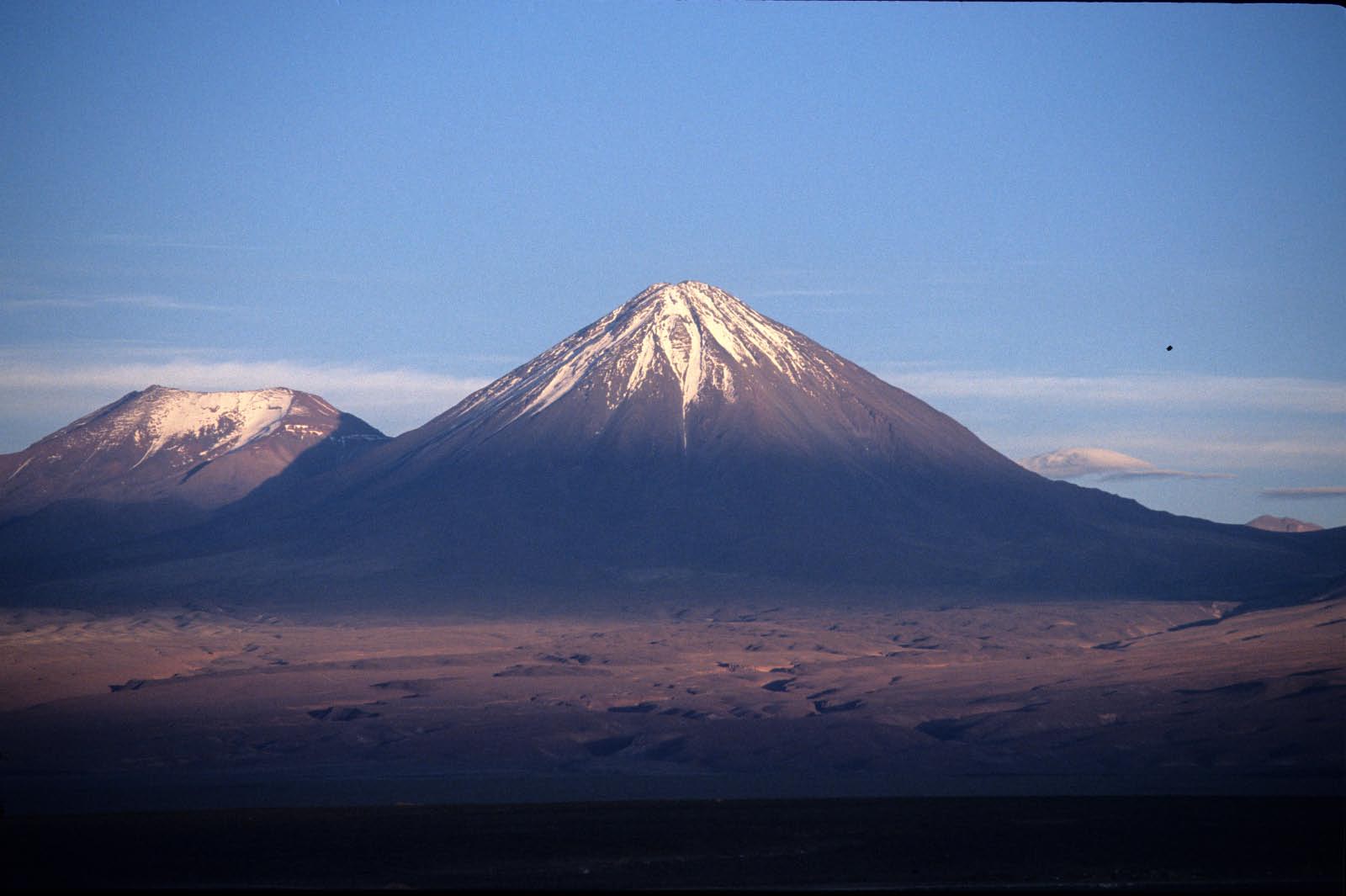 atacama - volcans de la cordilliere : Licancabur