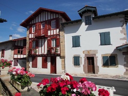 <strong>Lire la suite</strong><br>Les Basques (le peuple) Les Basques (le peuple)