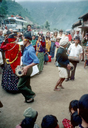 <strong>Lire la suite</strong><br>Gurung - us et coutumes Gurung - us et coutumes