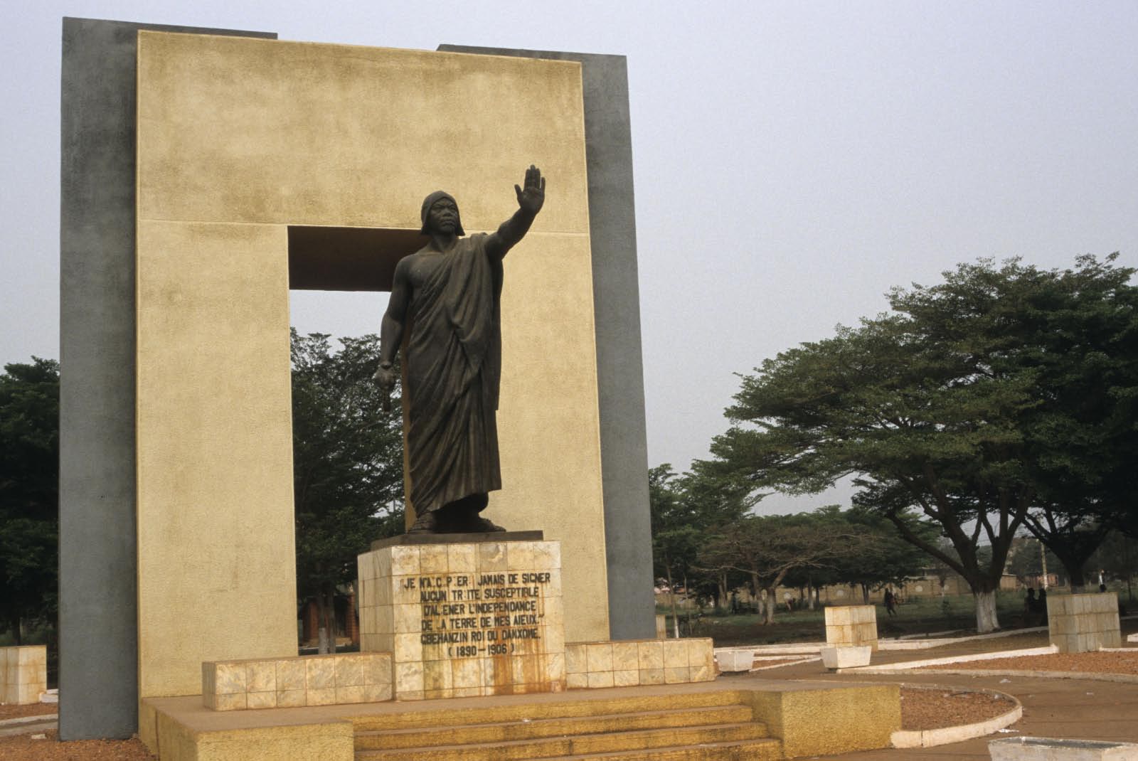  Bénin La statue de Goho, le symbole d'une lutte anticoloniale