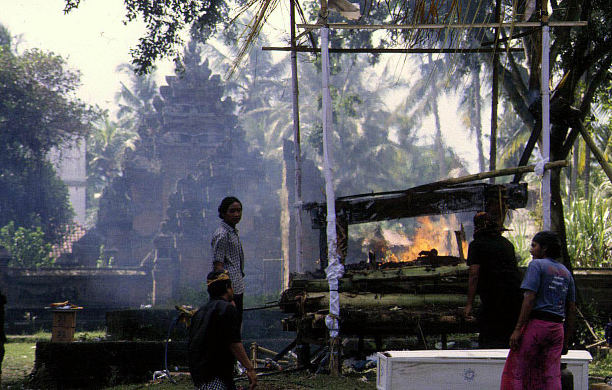 bali cremation 