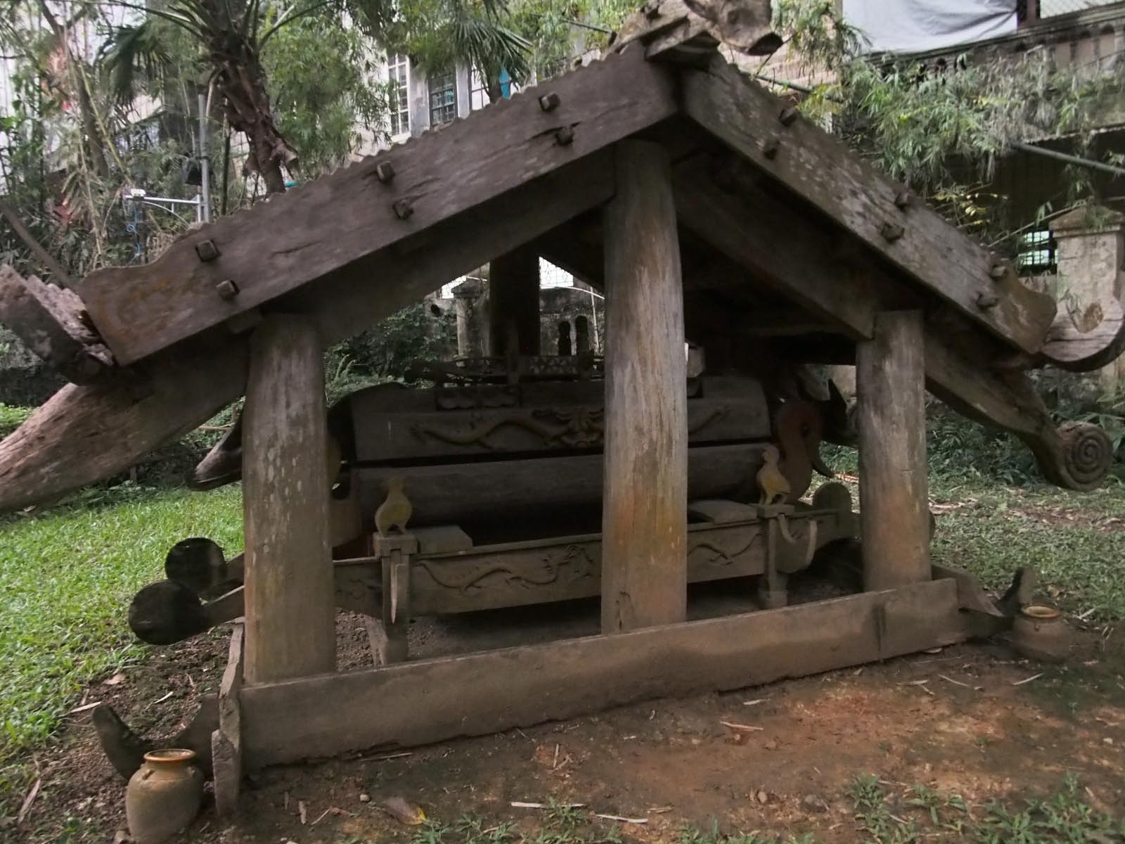 tombe de style austronésien des peuples des montagnes centrales du Sud-est asiatique    